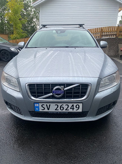 Volvo V70 2 of 30