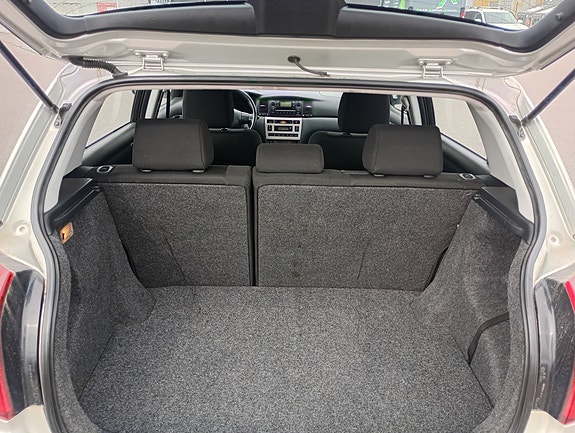 Toyota Corolla 15 of 18