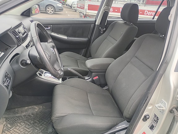 Toyota Corolla 14 of 18