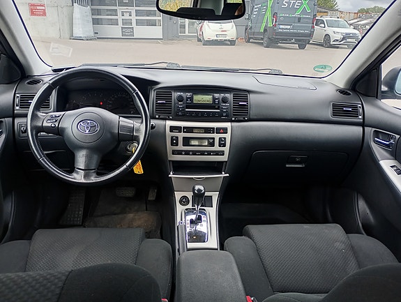 Toyota Corolla 10 of 18