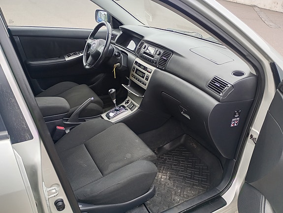 Toyota Corolla 17 of 18