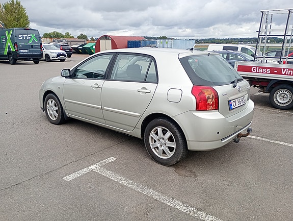 Toyota Corolla 3 of 18