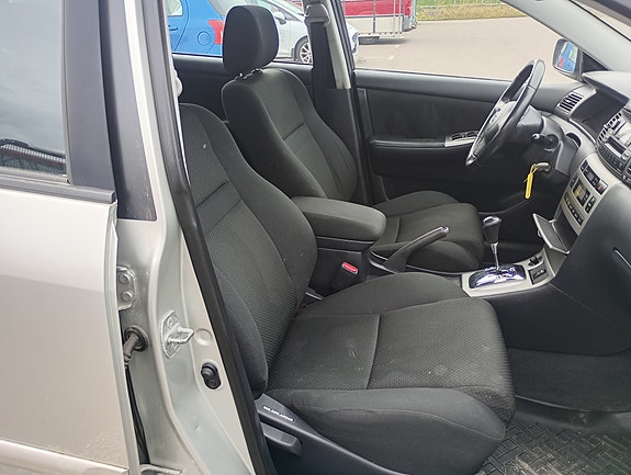 Toyota Corolla 18 of 18