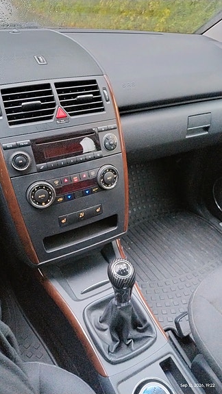 Mercedes-Benz A150 9 of 12