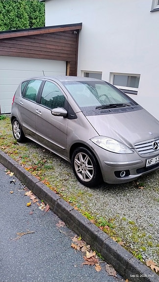 Mercedes-Benz A150 2 of 12