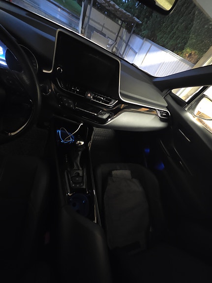 Toyota C-HR 7 of 11