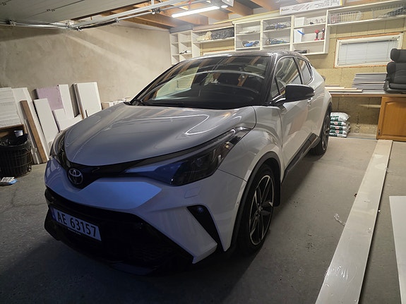Toyota C-HR 5 of 11