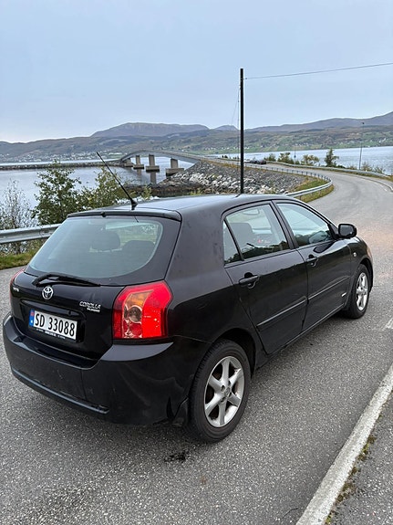 Toyota Corolla 4 of 10