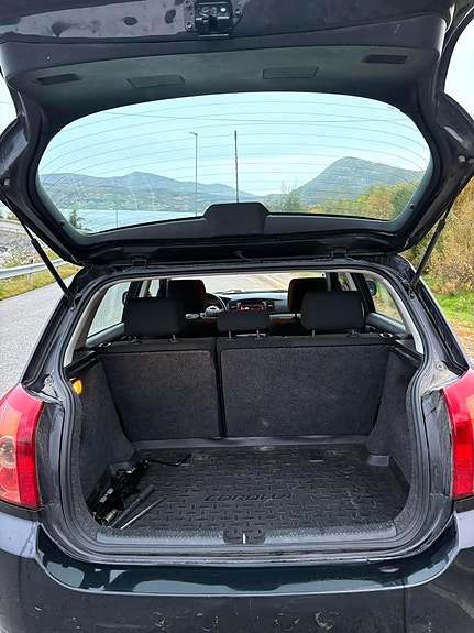 Toyota Corolla 8 of 10