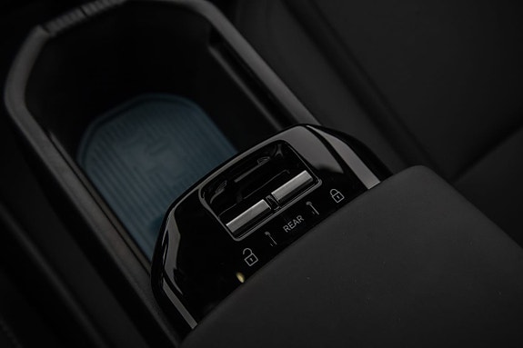 Volvo EX30 17 of 27