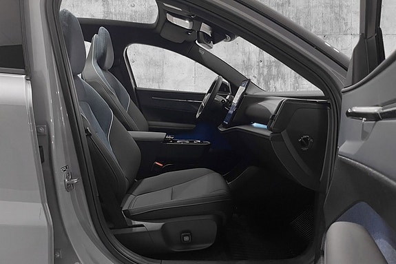 Volvo EX30 17 of 27