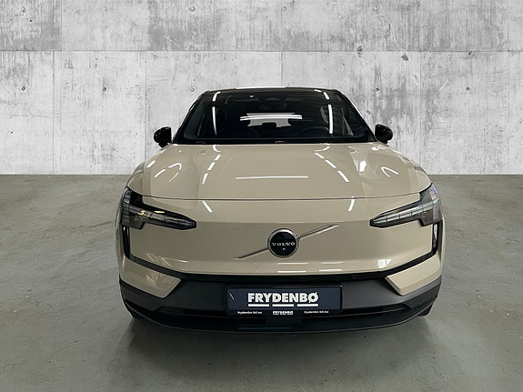 Volvo EX30 2 of 15