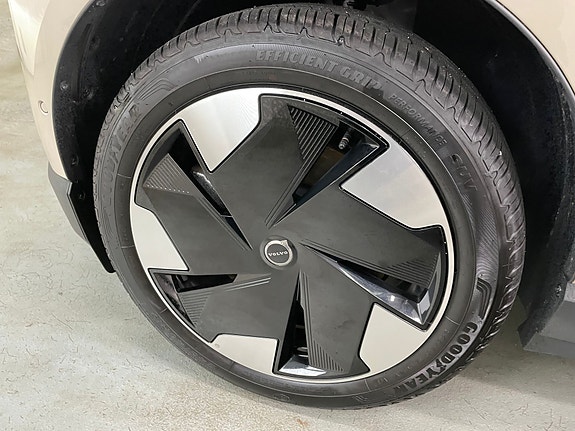 Volvo EX30 14 of 15