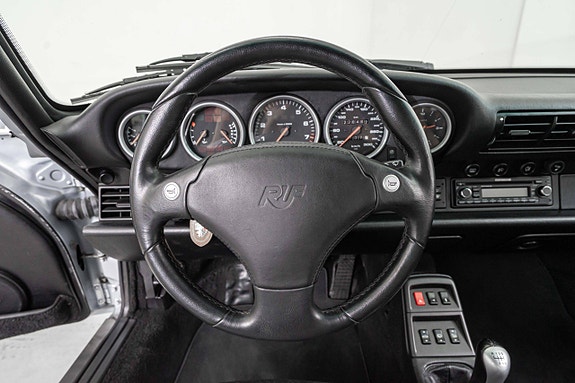 Porsche 911 19 of 26