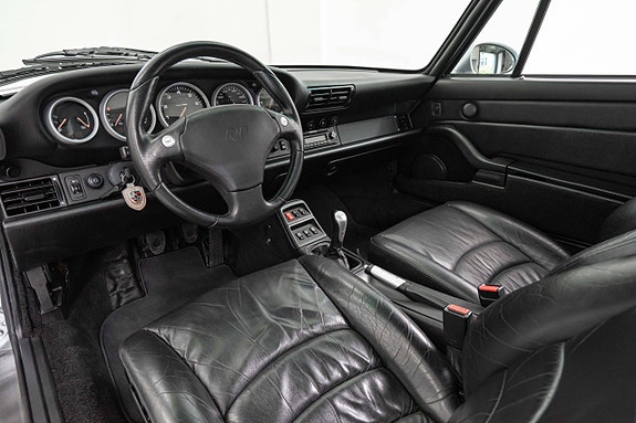 Porsche 911 18 of 26