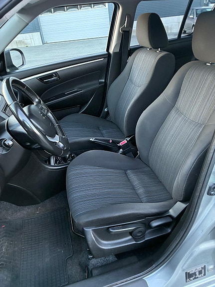 Suzuki Swift 9 of 16