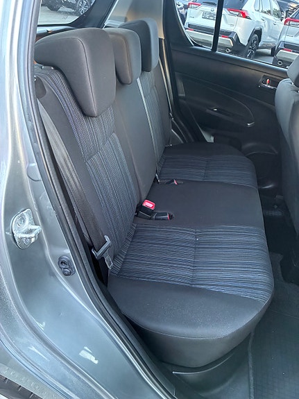 Suzuki Swift 11 of 16