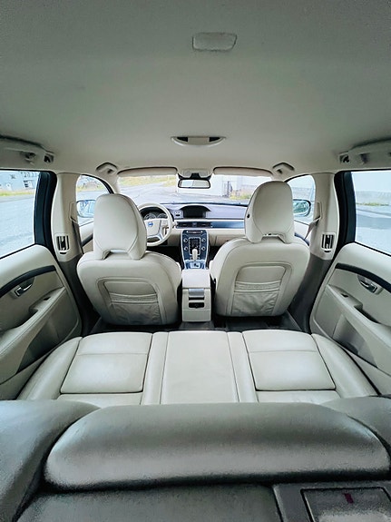 Volvo XC70 12 of 22