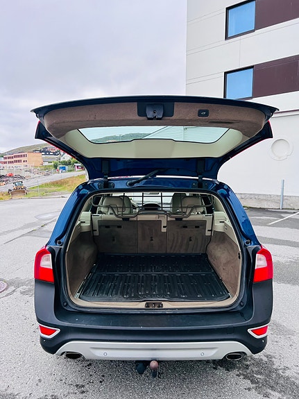 Volvo XC70 10 of 22