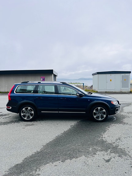 Volvo XC70 3 of 22