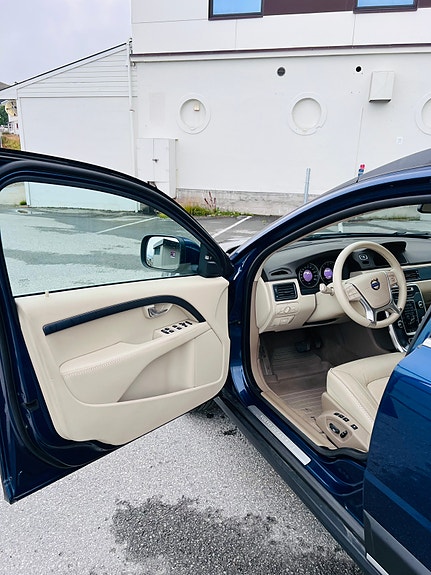 Volvo XC70 16 of 22
