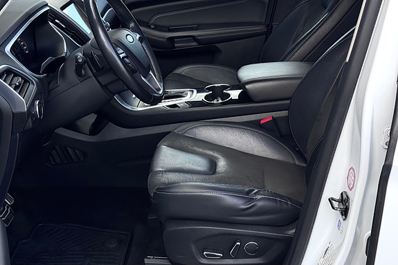 Ford S-MAX 12 of 24