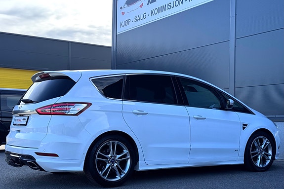 Ford S-MAX 4 of 24