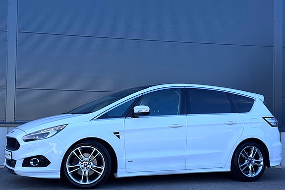 Ford S-MAX 2 of 24