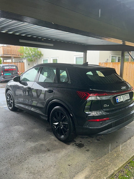 Audi Q4 e-tron 6 of 24