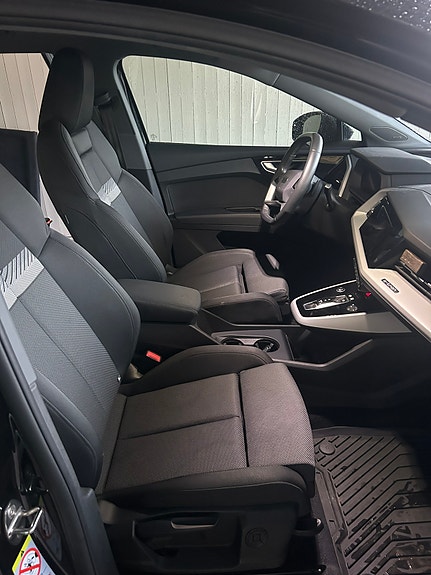 Audi Q4 e-tron 11 of 24