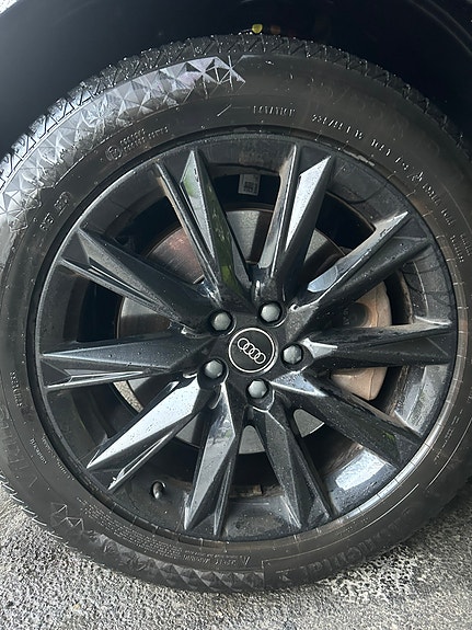 Audi Q4 e-tron 9 of 24