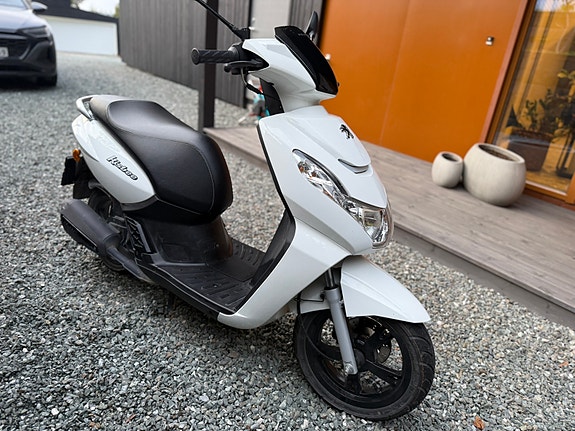 Peugeot Kisbee 2 of 6
