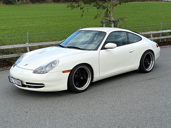 Porsche 911 3 of 18