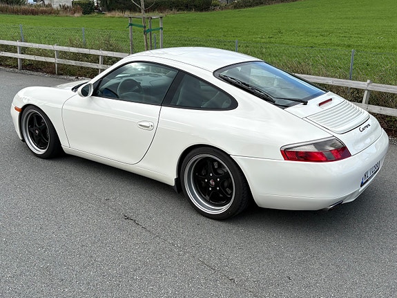 Porsche 911 6 of 18