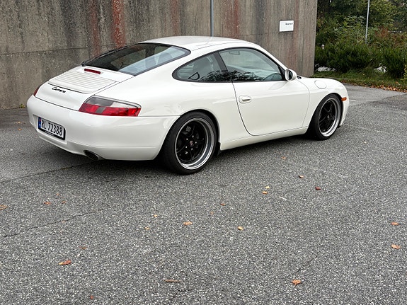 Porsche 911 11 of 18