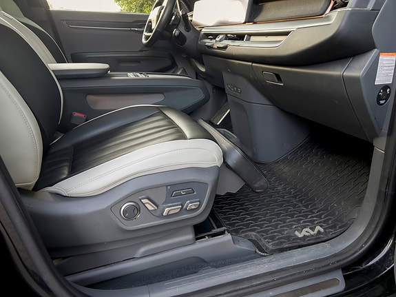 Kia EV9 11 of 23