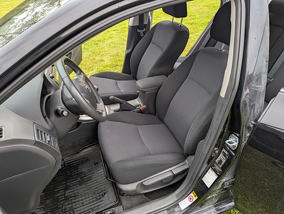 Toyota Corolla 7 of 14