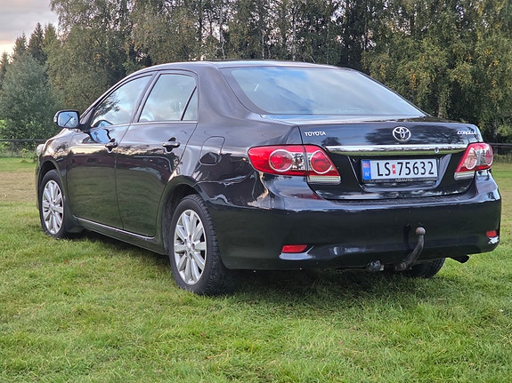 Toyota Corolla 4 of 14
