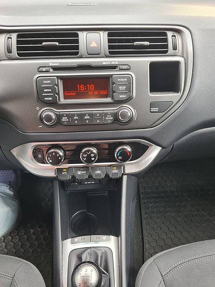 Kia Rio 8 of 10
