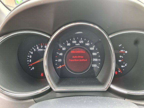 Kia Rio 7 of 10