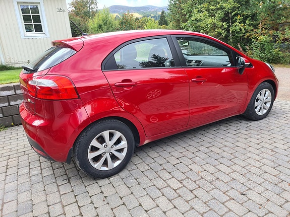 Kia Rio 3 of 10