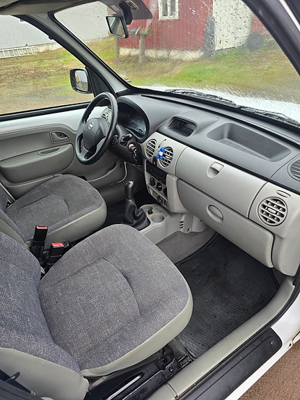 Nissan Kubistar 4 of 14