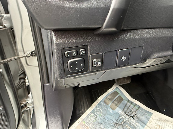 Toyota Auris 14 of 17