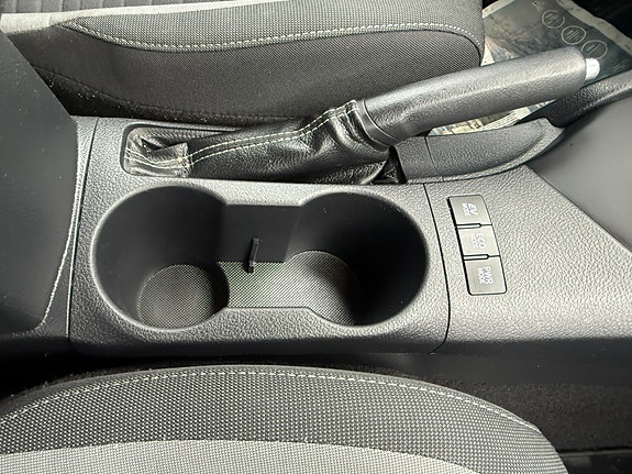 Toyota Auris 9 of 17