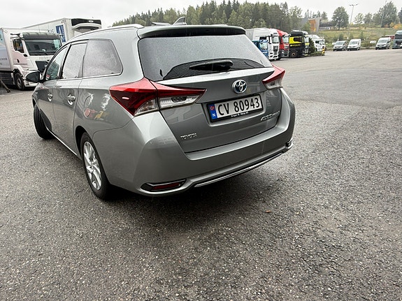 Toyota Auris 3 of 17