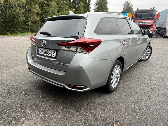 Toyota Auris 4 of 17
