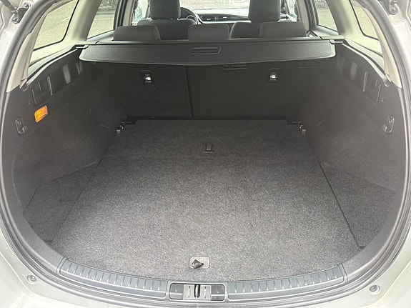 Toyota Auris 11 of 17