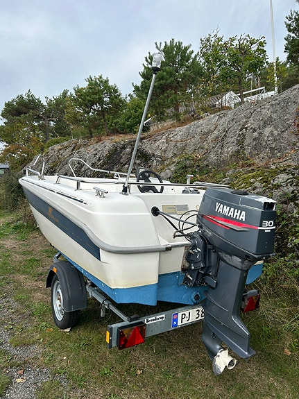 Yamarin 4300 - Yamaha 30 - Brenderup 2 of 9