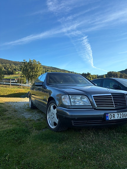 Mercedes-Benz S500 4 of 6