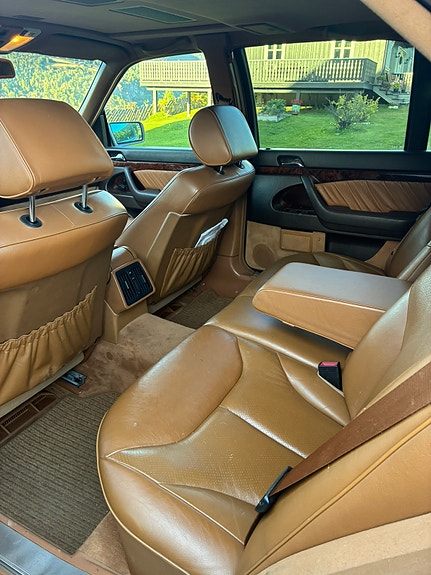 Mercedes-Benz S500 2 of 6